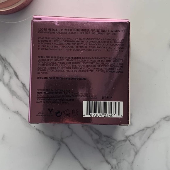 Anastasia Beverly Hills Loose Highlighter - Picture 4 of 6